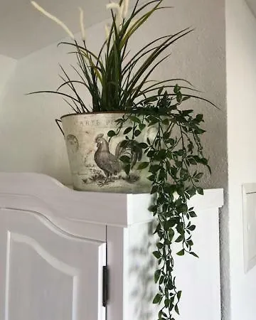 Liebevoll Eingerichtete Im Dg * Zwenkau