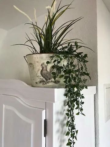 Liebevoll Eingerichtete Im Dg * Zwenkau